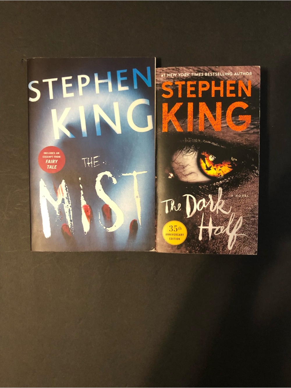 Stephen King 2 Books The Mist, The Dark Half -G